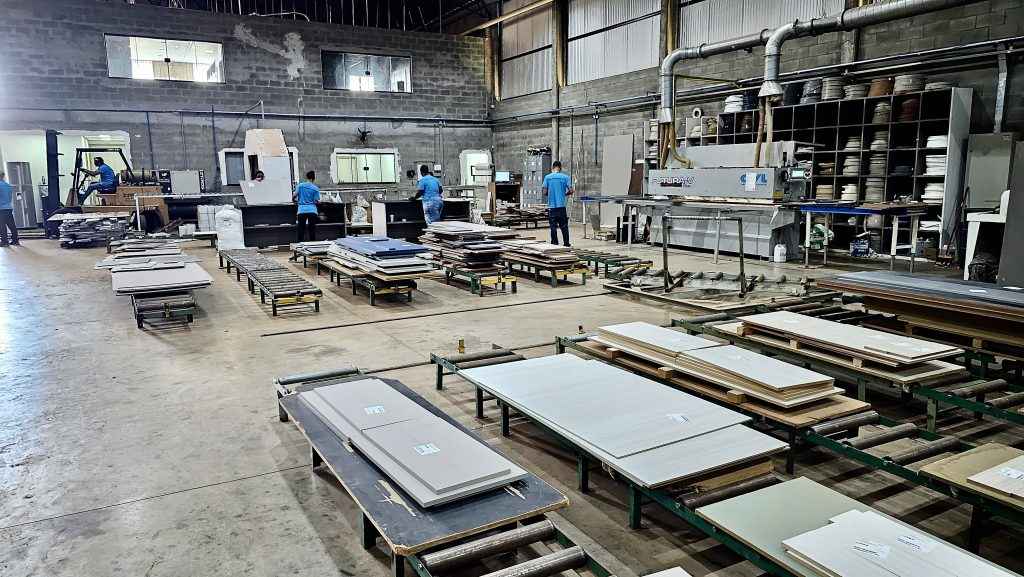fabrica que reduz o valor de quanto custa guarda-roupa planejado sob medida