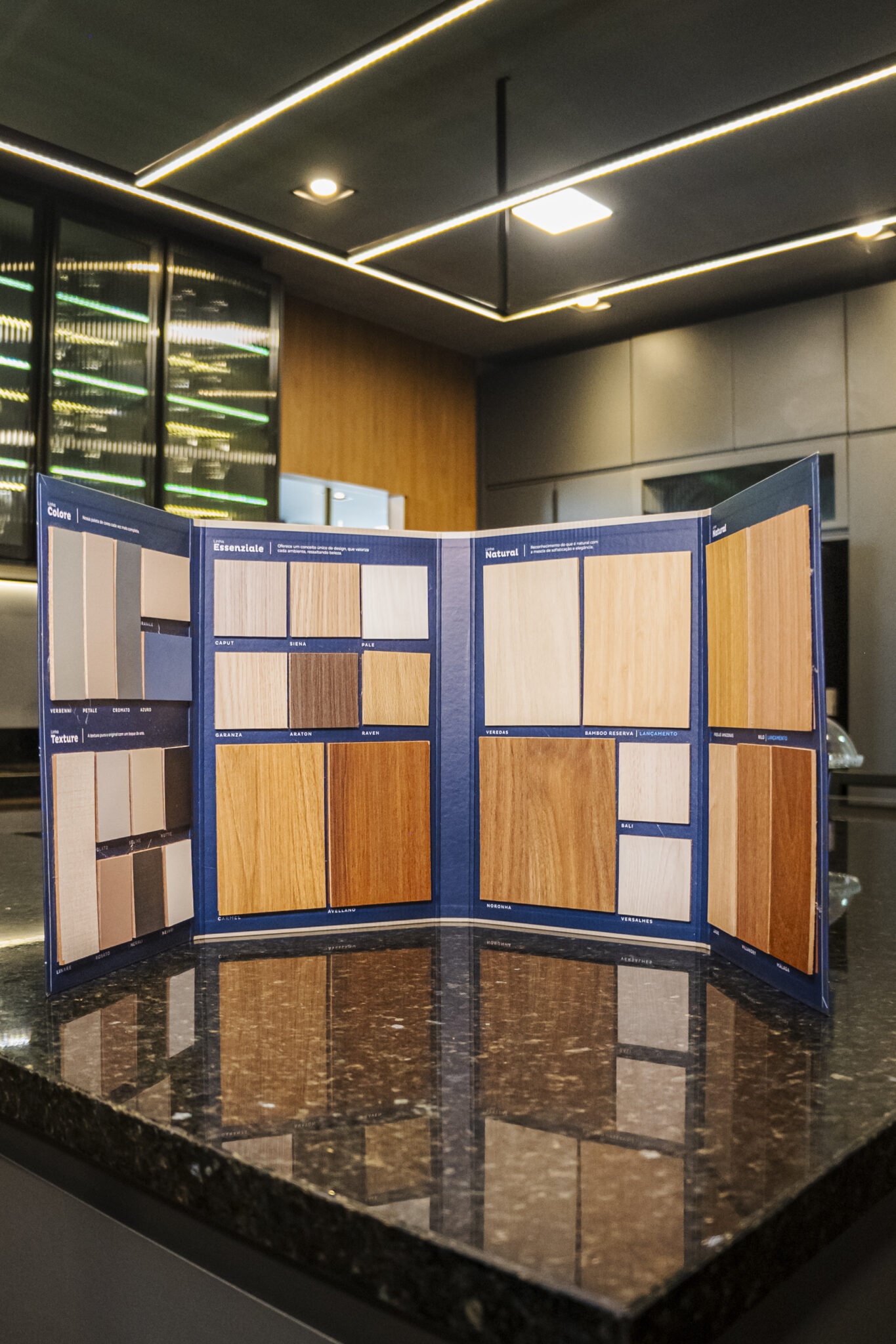 Showroom Meu Planejado Online — detalhes de acabamento e combinações de materiais